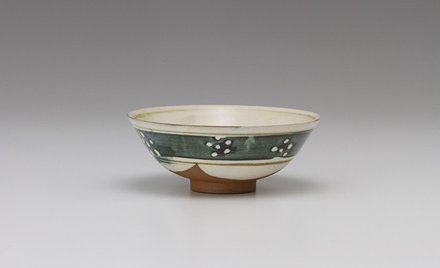 絵高麗梅鉢紋茶盌